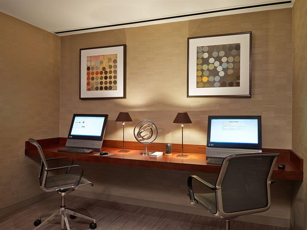 Le Meridien Arlington Exterior photo