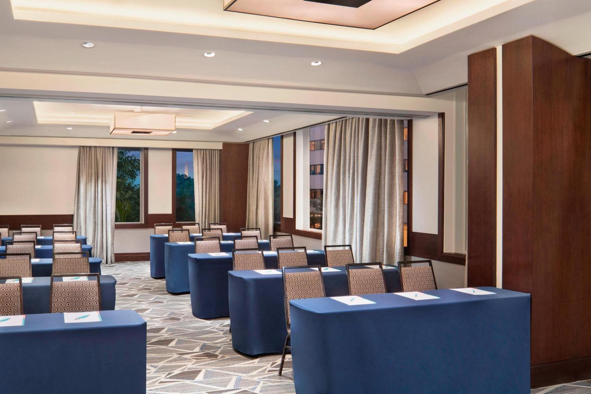 Le Meridien Arlington Exterior photo